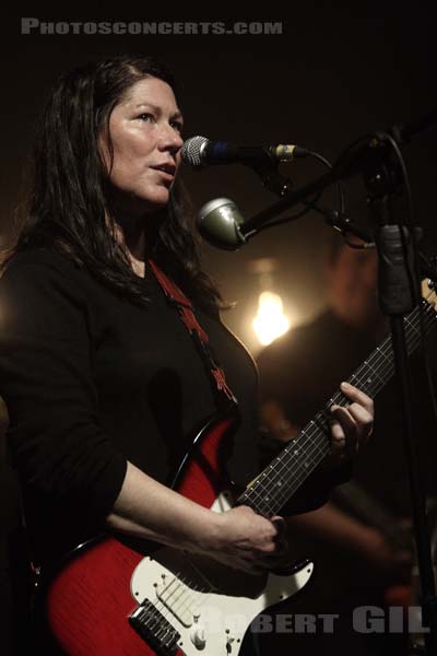 THE BREEDERS - 2008-04-18 - PARIS - La Cigale - Kim Deal - Mando Lopez